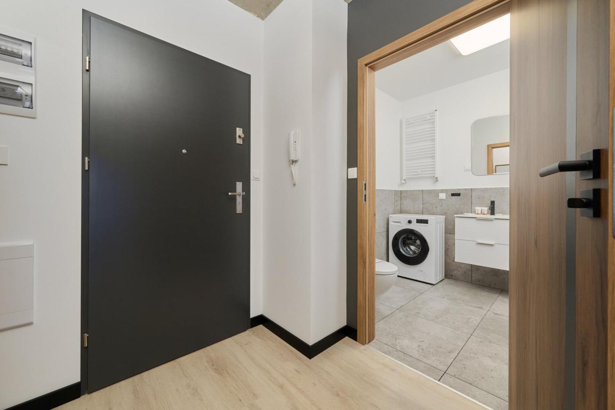 Fresh & Stylish Apartments In Poznan With Parking & Balcony By Noclegi Renters Exterior photo