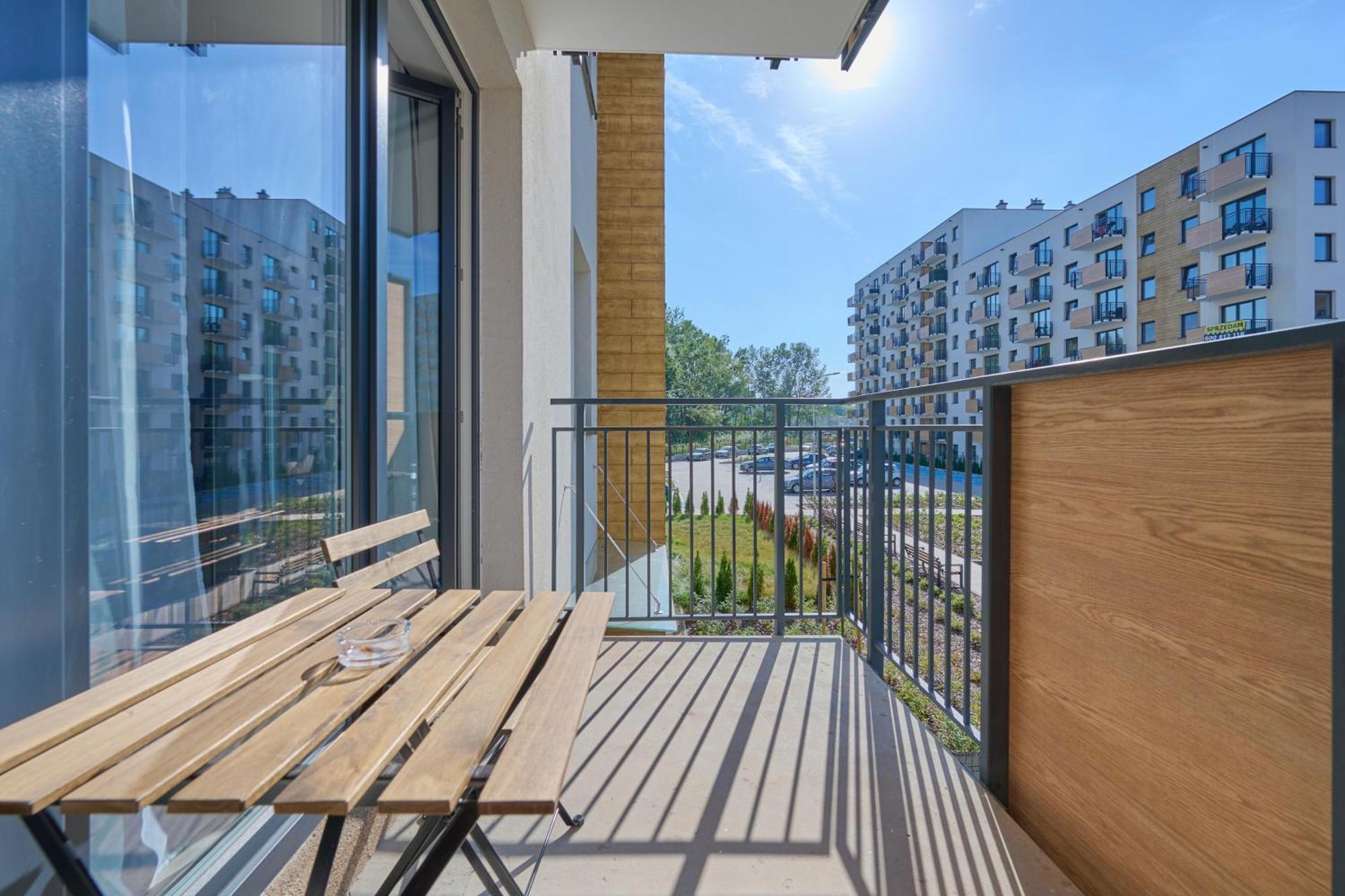 Fresh & Stylish Apartments In Poznan With Parking & Balcony By Noclegi Renters Exterior photo