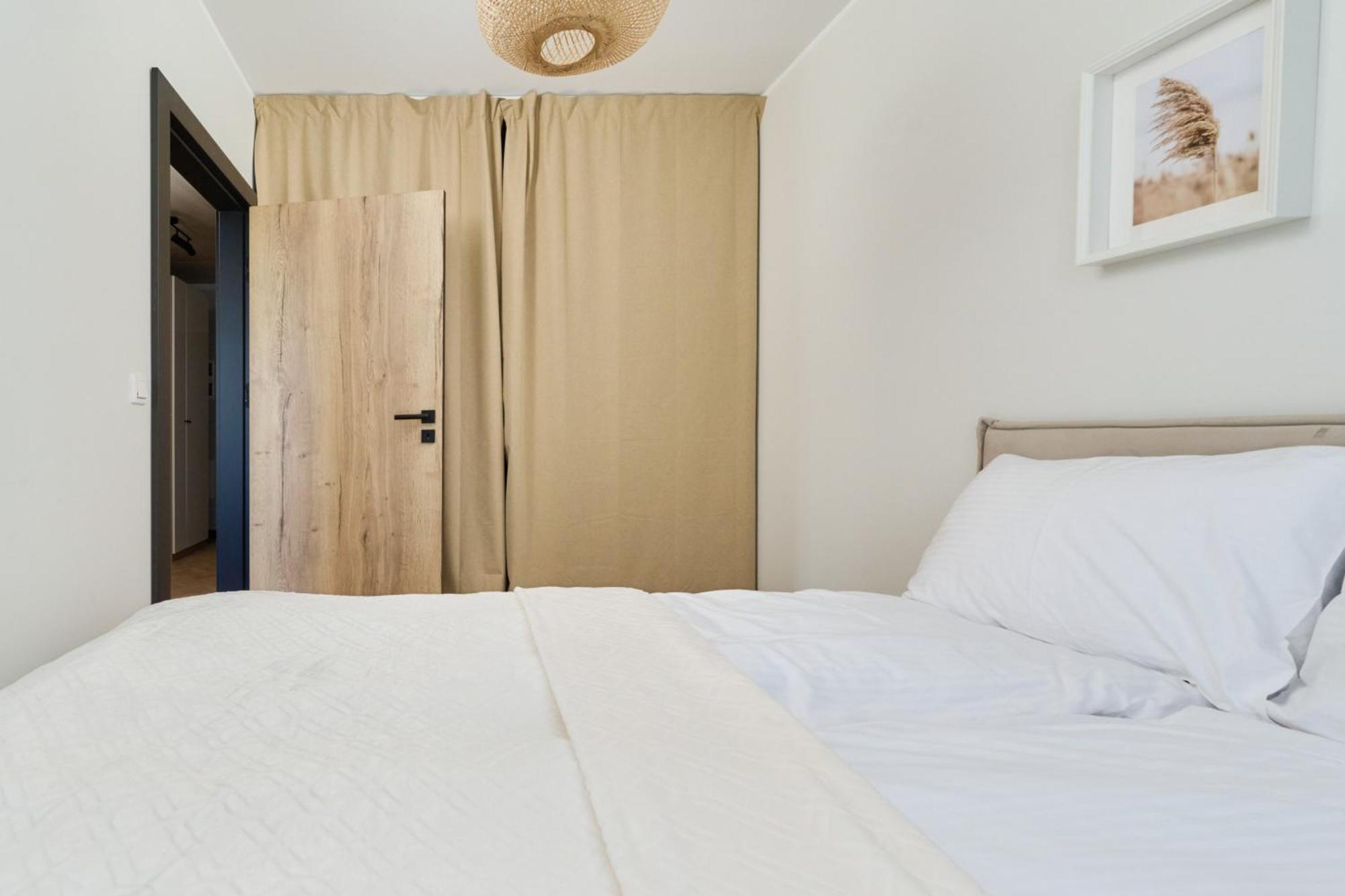 Fresh & Stylish Apartments In Poznan With Parking & Balcony By Noclegi Renters Exterior photo