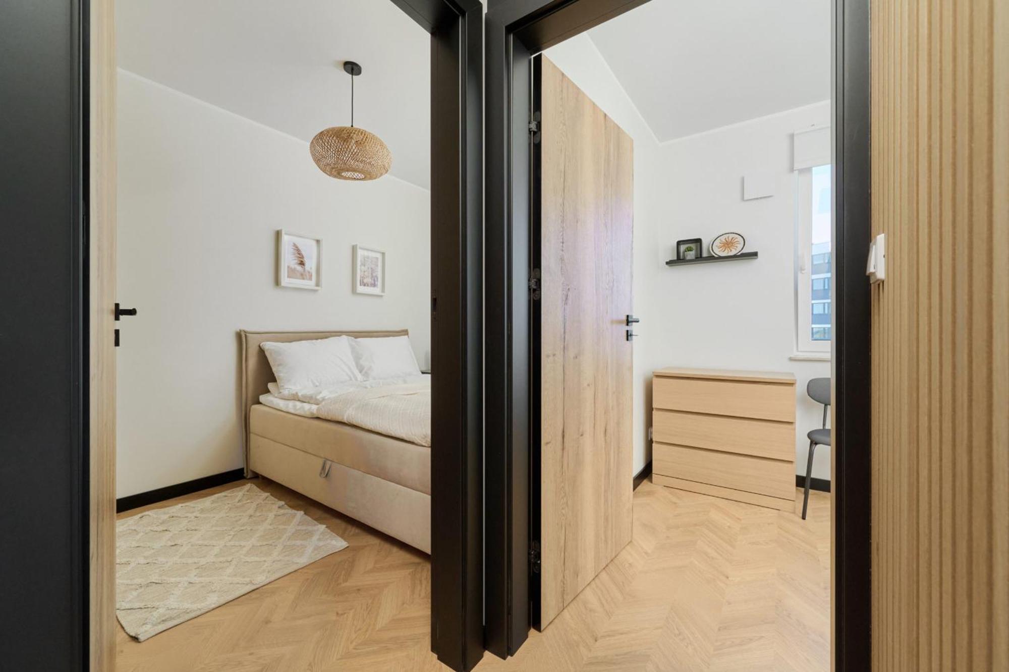 Fresh & Stylish Apartments In Poznan With Parking & Balcony By Noclegi Renters Exterior photo